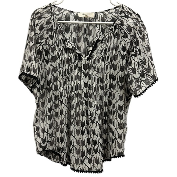 Two by Vince Camuto Black White Split Neck Semi Sheer Pom Pom Blouse Top Small - Picture 7 of 10